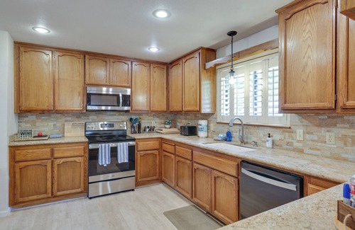 Groveland House | ‘Hiker’s Escape’ Home Near Beach, Golf & Yosemite