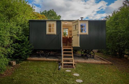 Purleigh Other | Hill Top Hideaway Shepherds Hut with Hot Tub