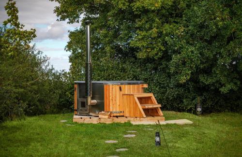 Purleigh Other | Hill Top Hideaway Shepherds Hut with Hot Tub