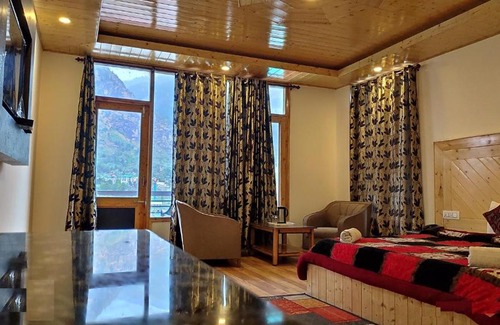 Simsa Village Hotel | Hill View Heights By Explorers Inn