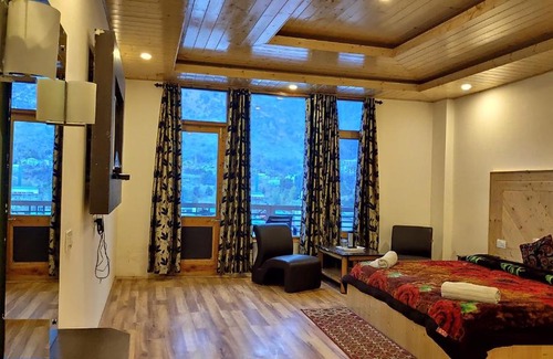 Simsa Village Hotel | Hill View Heights By Explorers Inn