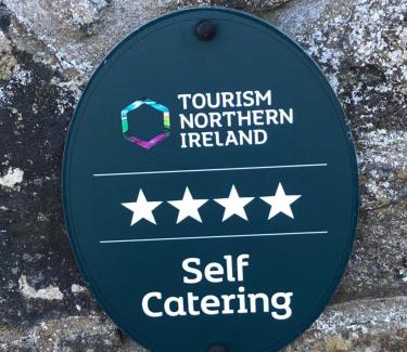 Carrickfergus House | Hillcrest Cottage