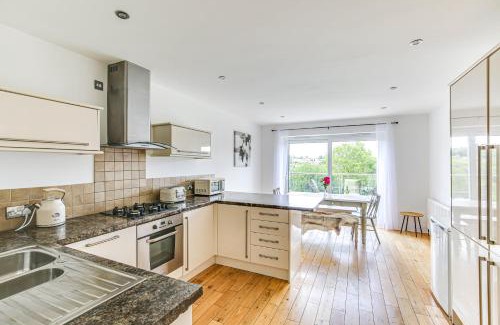 London Borough of Bromley House | HILLCREST