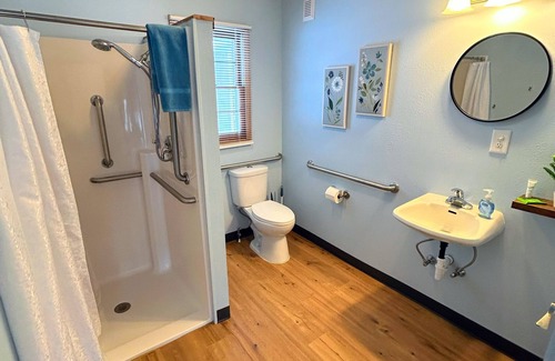 Rapid River Hotel | Hillcrest Motel