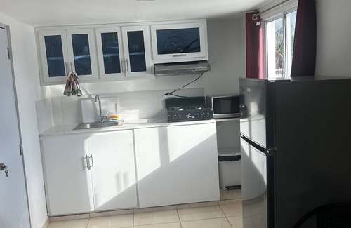 El Batey Hotel | HILLMON'S HOTEL BAR & LOUNGE