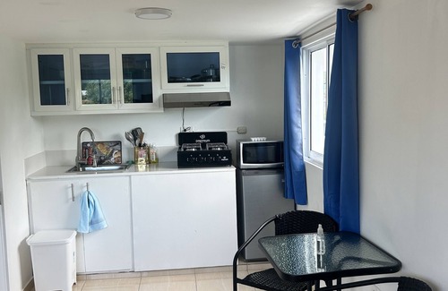 El Batey Hotel | HILLMON'S HOTEL BAR & LOUNGE