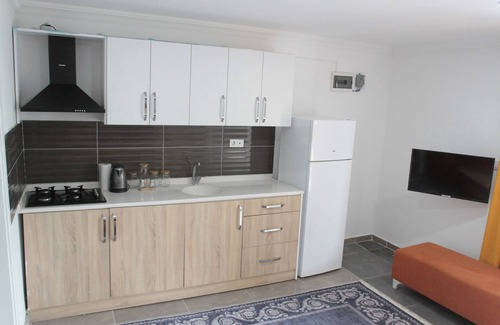 Kemer Mahallesi Apartment | Hillside Apart House