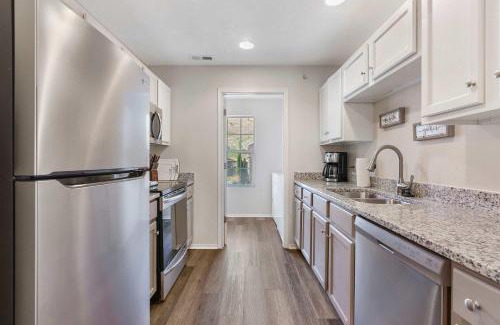 Branson House | Hillside Cottage in The Vineyards Resort