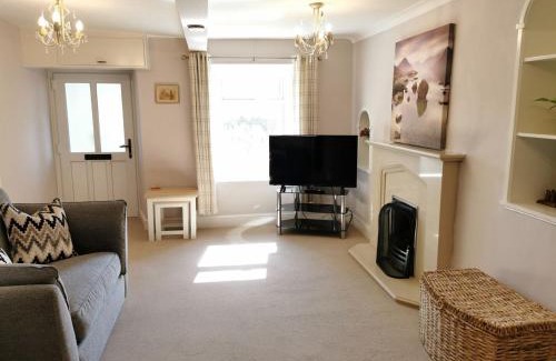 Allithwaite House | Hillside Farm Cottage