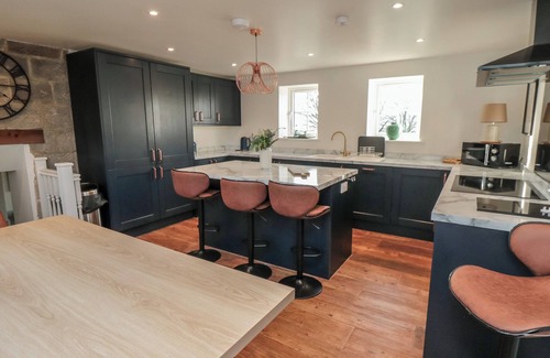 Ainthorpe House | HILLSOVER COTTAGE, pet friendly, with open fire in Ainthorpe