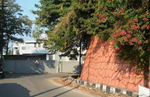 Sualkuchi House | Hilltop Abode