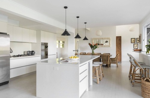 Avalon Beach House | HILLTOP HOUSE by Palm Beach Holiday Rentals