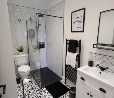 Halifax House | Hilltop Retreat at Banktop