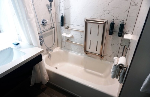 Appleton Hotel | Hilton Appleton Paper Valley