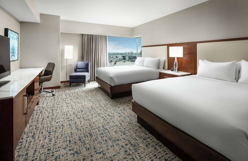 Jeffries Point Hotel | Hilton Boston Logan Airport