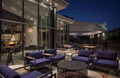 Woburn Hotel | Hilton Boston Woburn