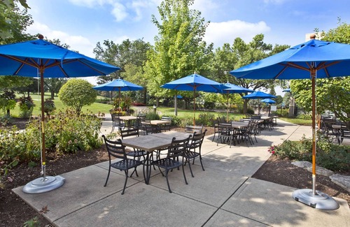 Oak Brook Resort | Hilton Chicago/Oak Brook Hills Resort & Conference Center