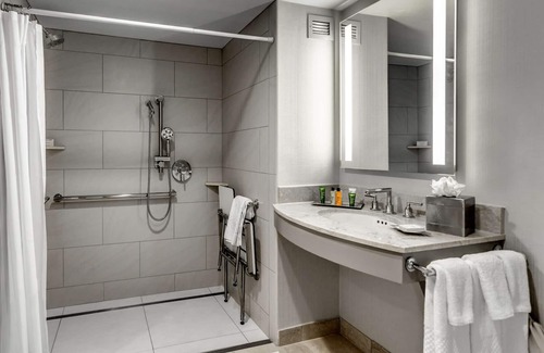 Easton Hotel | Hilton Columbus at Easton