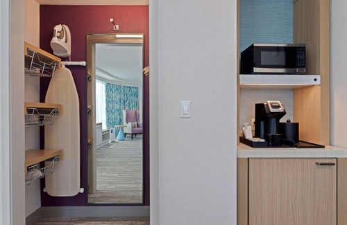 Brookline Hotel | Hilton Garden Inn Boston Brookline, MA