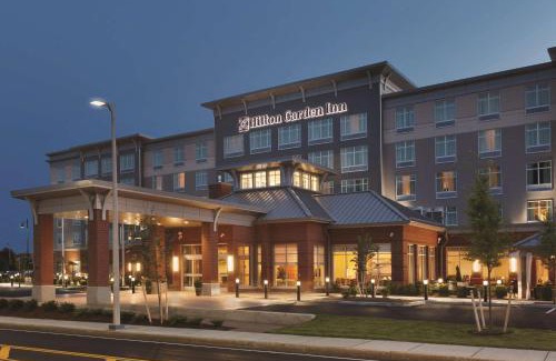 Harbor View - Orient Heights Hotel | Hilton Garden Inn Boston Logan Airport