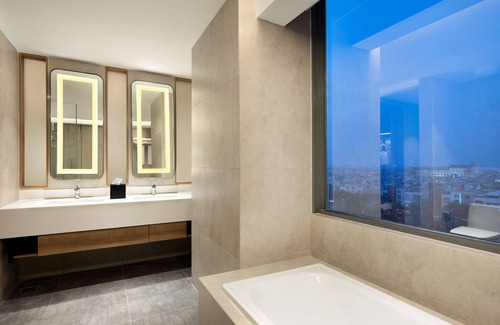 Jakarta Hotel | Hilton Garden Inn Jakarta Taman Palem