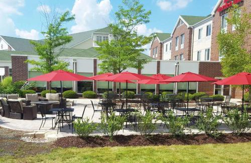 Colgate Hotel | Hilton Garden Inn Milwaukee Northwest Conference Center