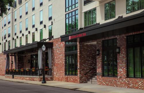 Central Business District Hotel | Hilton Garden Inn Mobile Downtown