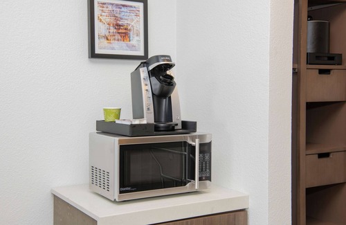 Linthicum Heights Hotel | Hilton Garden Inn BWI Airport