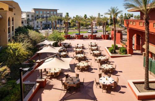 Camelback East Resort | Hilton Phoenix Resort at the Peak