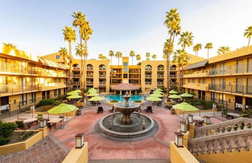 Camelback East Resort | Hilton Phoenix Resort at the Peak