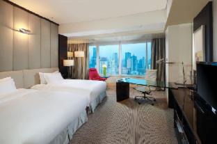 Changning Hotel | Hilton Shanghai City Center -Steps from iconic landmarks Wukang Mansion and Jing'an Temple