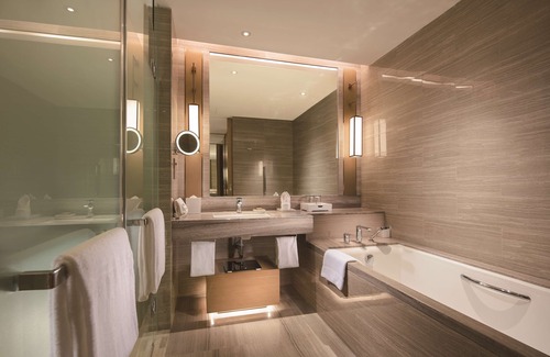 He Ping Hotel | Hilton Shenyang