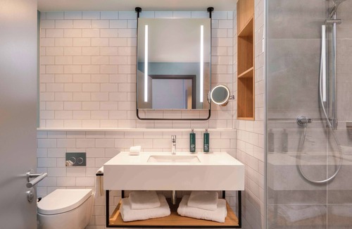 Woking Hotel | Hilton Woking