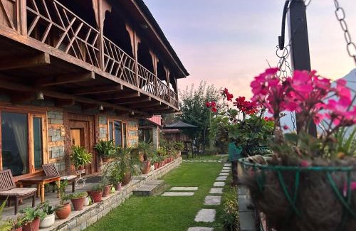 Mohal Hotel | Himalyan Kothi Kais