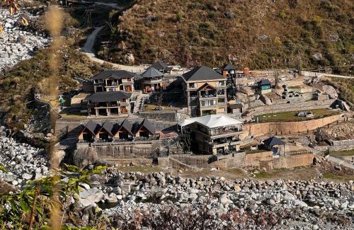 Chachian Hotel | Himani Hill View Retreat