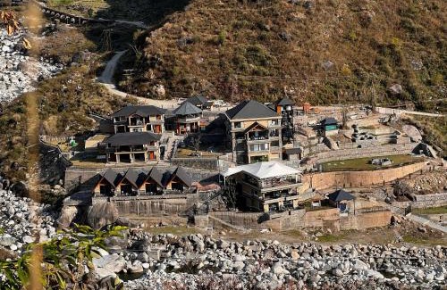 Chachian Hotel | Himani Hill View Retreat