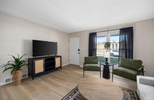 Peoria Heights House | Hines Haven - Unit 2 - Perfect BNB for YOU