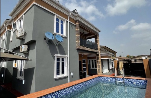 Sagamu Apartment | Hinlaw - Studio Apartment