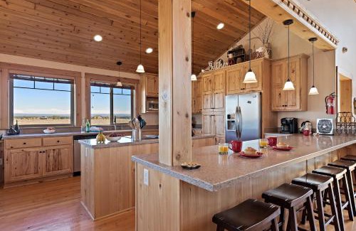 Island Park House | Hint of Heaven by KABINO HotTub Air Hockey Firepit Fishing Trails Yellowstone Free WiFi