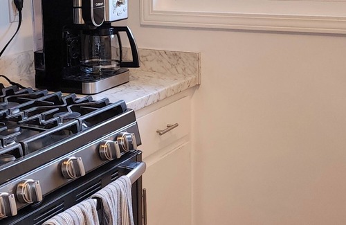 The Mesa Condo | Hip Palm Springs Condo minutes from Downtown, Casino, Hiking Trails, and more!