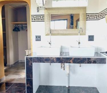 Hoedspruit House | hippomoon lodge game reserve