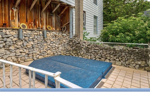 Port Albert House | Historic Inn Vacation Rental