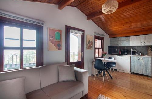 Fatih Apartment | Historic 4BR 4BA Mansion Seaview Yedikule Old Town