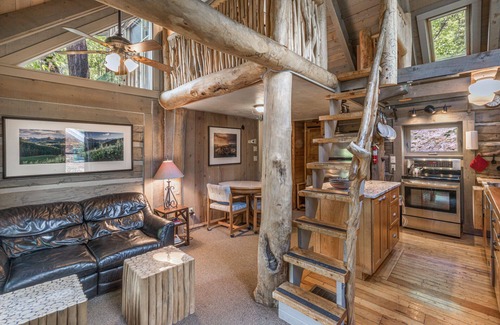 Ouray Cabin | Historic Cabin-Near Downtown-Pet Friendly-Front Porch with Amazing Views!