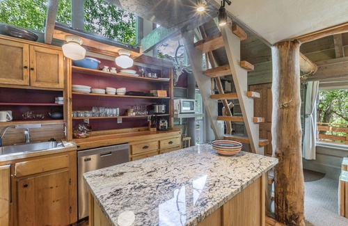 Ouray Cabin | Historic Cabin-Near Downtown-Pet Friendly-Front Porch with Amazing Views!