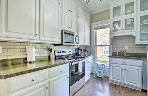 Bowling Green House | Historic College Hill Home w/Front Porch!