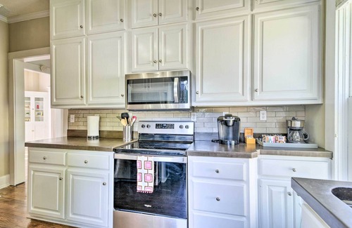 Bowling Green House | Historic College Hill Home w/Front Porch!