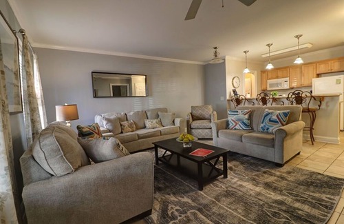 Historic Downtown Savannah Condo | Historic District Garden Condo-Garage Parking! Pets Upon Approval!