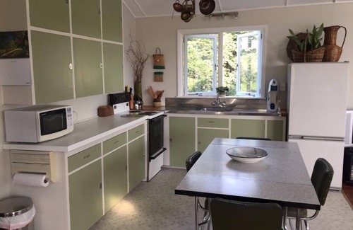South Head Cottage | Historic Farm Cottage with spectacular harbour/rural views