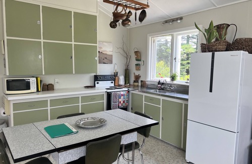 South Head Cottage | Historic Farm Cottage with spectacular harbour/rural views